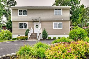 Glen Cove Vacation Rental < 1 Mi to Downtown!