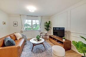 Walk to Shops & Dining: Glen Cove Apt w/ Yard!