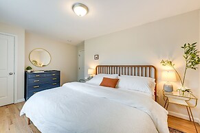 Glen Cove Vacation Rental < 1 Mi to Downtown!