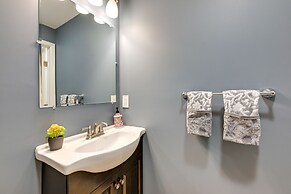 Glen Cove Vacation Rental < 1 Mi to Downtown!