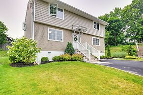 Walk to Shops & Dining: Glen Cove Apt w/ Yard!