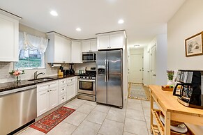 Glen Cove Vacation Rental < 1 Mi to Downtown!