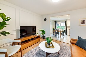 Glen Cove Vacation Rental < 1 Mi to Downtown!