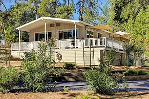 Groveland Vacation Rental w/ Private Deck & Grill!
