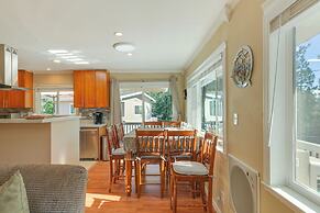 Groveland Vacation Rental w/ Private Deck & Grill!