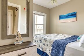 Bayfront Pensacola Beach Condo w/ Pool & Elevator