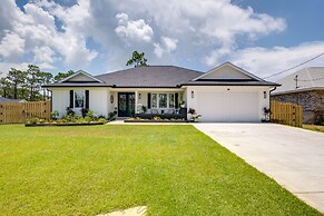 Luxe Gulf Breeze Vacation Rental: Furnished Patio!