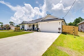 Luxe Gulf Breeze Vacation Rental: Furnished Patio!