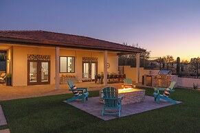 Pool, Spa, Game Room: Luxury Fountain Hills Escape