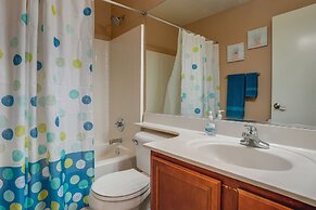 Bright Peoria Home w/ Gas Grill & Fire Pit!