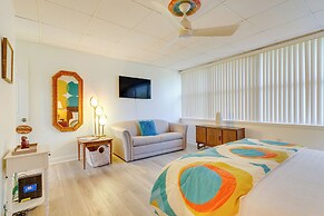 Gulf Breeze Escape w/ Patio + Community Pool!