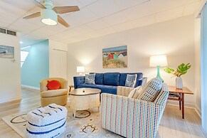Gulf Breeze Escape w/ Patio + Community Pool!