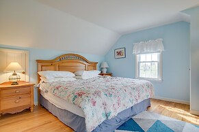 Walk to Beach: Chatham Getaway w/ Sunroom!