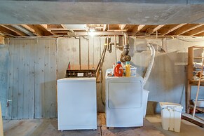 Walk to Beach: Chatham Getaway w/ Sunroom!