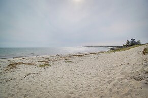 Walk to Beach: Chatham Getaway w/ Sunroom!