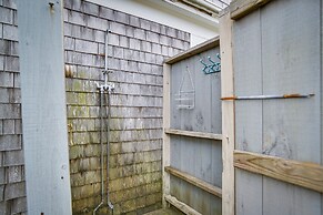 Walk to Beach: Chatham Getaway w/ Sunroom!