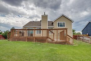 11 Mi to Denver: Pet-friendly Home in Thornton!