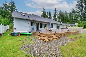 Lakefront Bremerton Vacation Rental w/ Hot Tub!