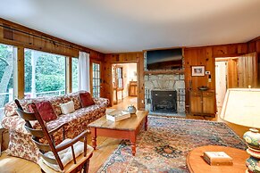 Highlands Vacation Rental - Walk to Mirror Lake!