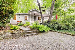 Highlands Vacation Rental - Walk to Mirror Lake!