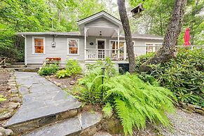 Highlands Vacation Rental - Walk to Mirror Lake!