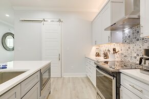 Bright Foley Home w/ Patio - 7 Mi to Wharf & Beach