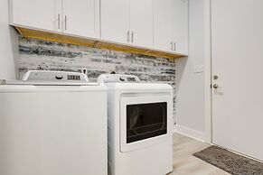 Bright Foley Home w/ Patio - 7 Mi to Wharf & Beach