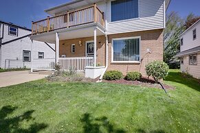 Comfortable Milwaukee Abode ~ 10 Mi to Downtown!