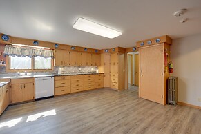 Nature's Paradise: Rustic Retreat in Wisconsin!