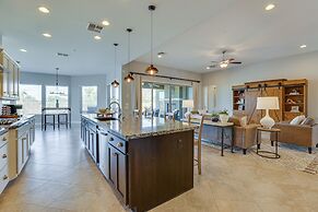 Saltwater Pool & Swim-up Bar: Goodyear Oasis!