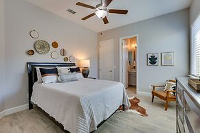 Saltwater Pool & Swim-up Bar: Goodyear Oasis!