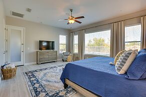 Saltwater Pool & Swim-up Bar: Goodyear Oasis!