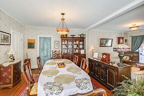 ~ 6 Mi to Lake George: Charming Adirondack Home!