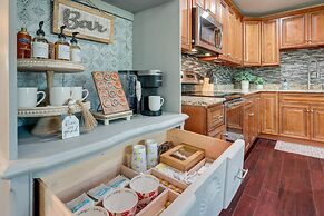 Canyon Lake Vacation Rental < 1/2 Mi to Water!