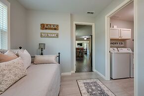 Canyon Lake Vacation Rental < 1/2 Mi to Water!