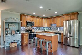 Canyon Lake Vacation Rental < 1/2 Mi to Water!