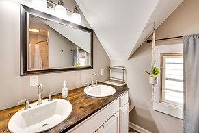 Pet-friendly Home - 6 Mi to Downtown Milwaukee!
