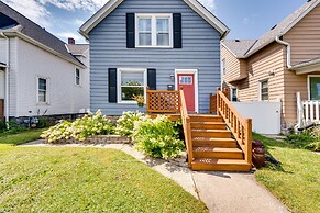 Pet-friendly Home - 6 Mi to Downtown Milwaukee!