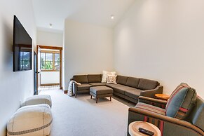 Mountain Views: Luxurious Grand Lake Escape!