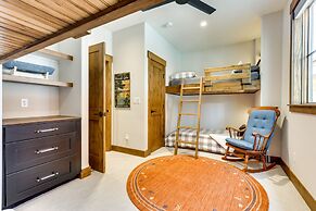 Mountain Views: Luxurious Grand Lake Escape!