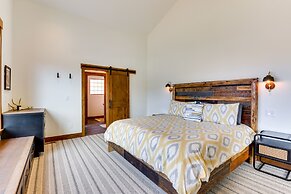 Mountain Views: Luxurious Grand Lake Escape!