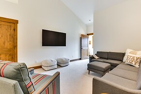 Mountain Views: Luxurious Grand Lake Escape!