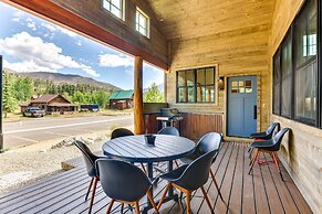 Mountain Views: Luxurious Grand Lake Escape!