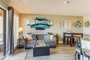 Pool Access & Lake View: Osage Beach Condo!