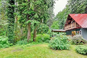 Peaceful Mt. Hood Cabin w/ Hot Tub & Fire Pit!