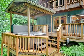 Peaceful Mt. Hood Cabin w/ Hot Tub & Fire Pit!