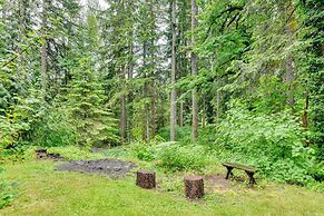 Peaceful Mt. Hood Cabin w/ Hot Tub & Fire Pit!