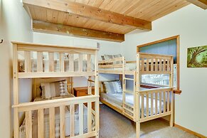 Peaceful Mt. Hood Cabin w/ Hot Tub & Fire Pit!