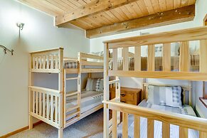 Peaceful Mt. Hood Cabin w/ Hot Tub & Fire Pit!