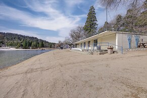 Pet-friendly California Abode w/ Fenced-in Yard!